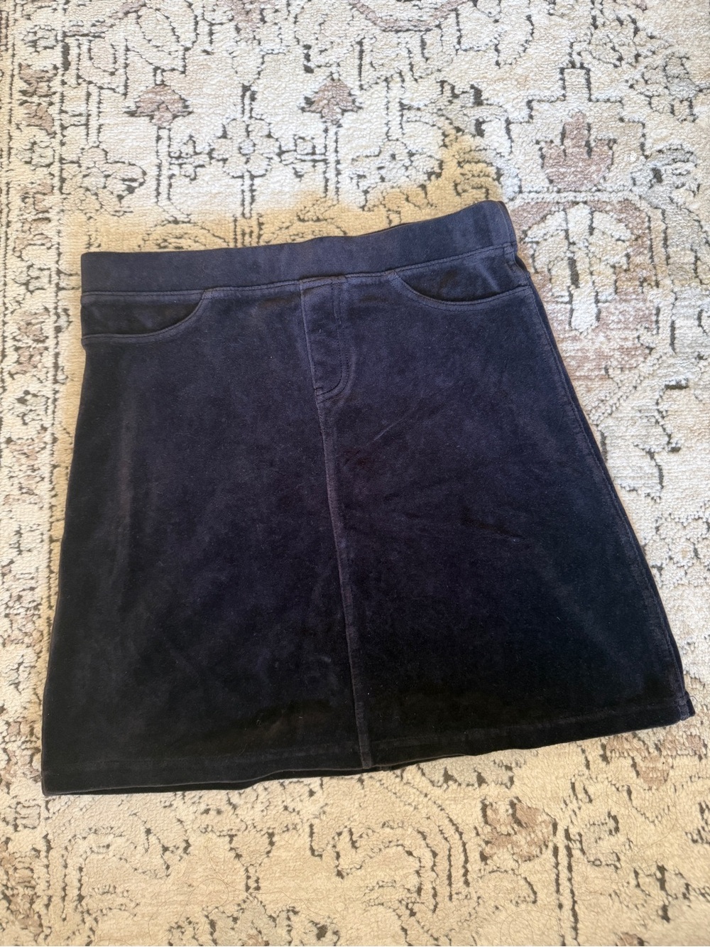 Hue Velvet A-Line Mini Skirt in Black